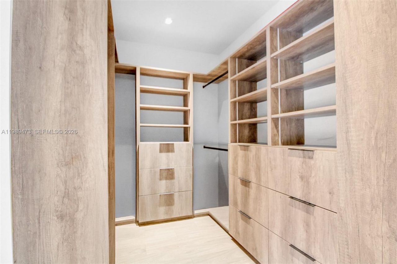 500 NW 43rd St, Miami, FL 33127 Photo