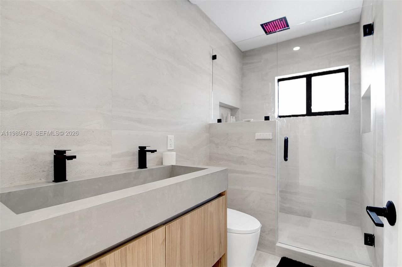 500 NW 43rd St, Miami, FL 33127 Photo