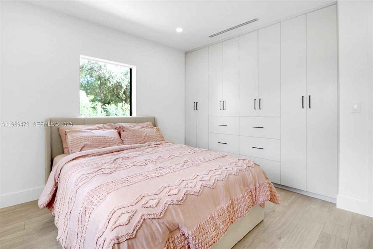 500 NW 43rd St, Miami, FL 33127 Photo