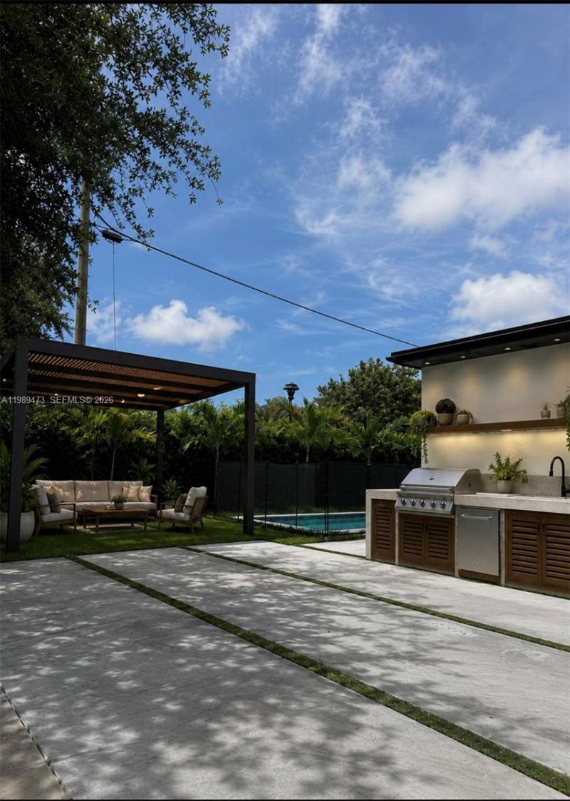 500 NW 43rd St, Miami, FL 33127 Photo