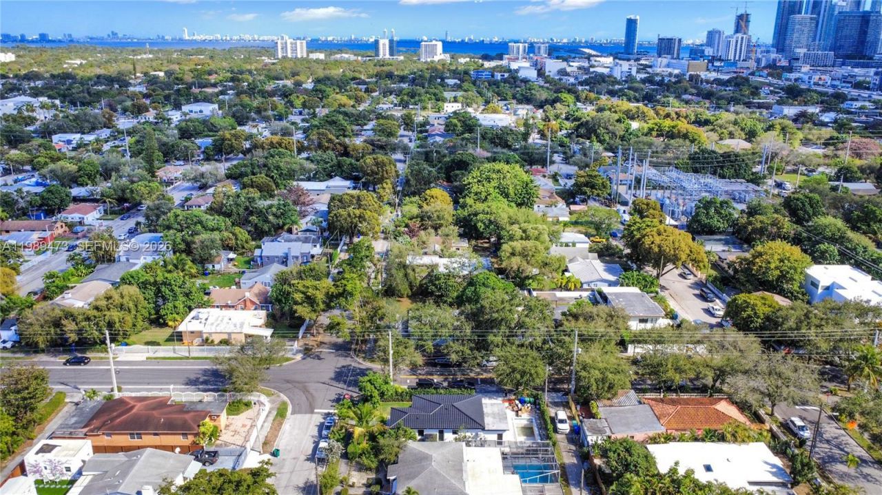 500 NW 43rd St, Miami, FL 33127 Photo