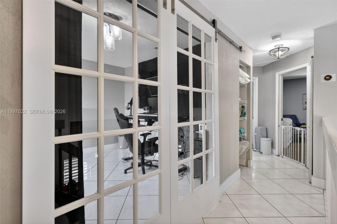 18198 NW 61st Ct , Hialeah, FL 33015 Photo