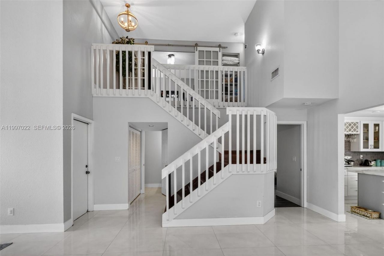 18198 NW 61st Ct , Hialeah, FL 33015 Photo