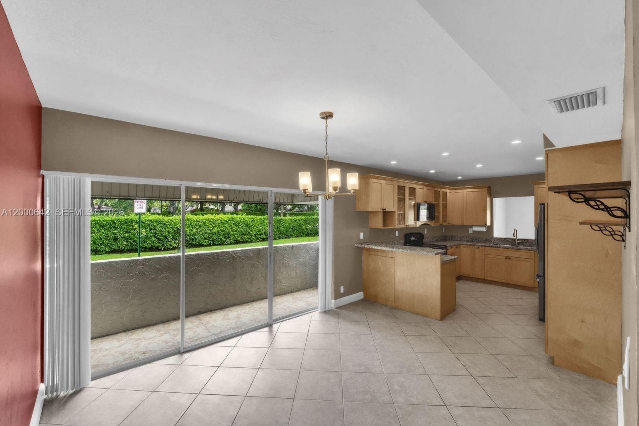 6900 NW 5th St, Unit 201, Plantation, FL 33317 Photo