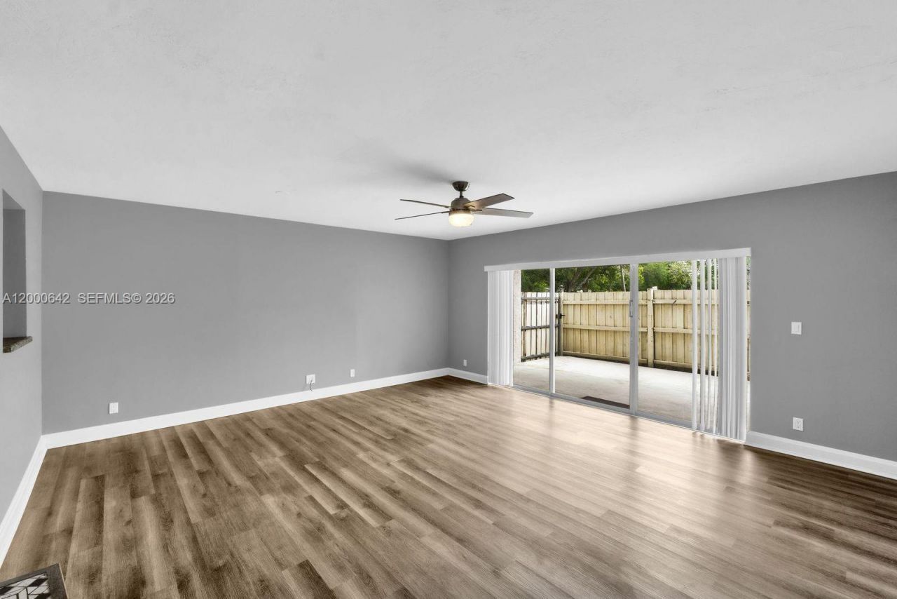 6900 NW 5th St, Unit 201, Plantation, FL 33317 Photo