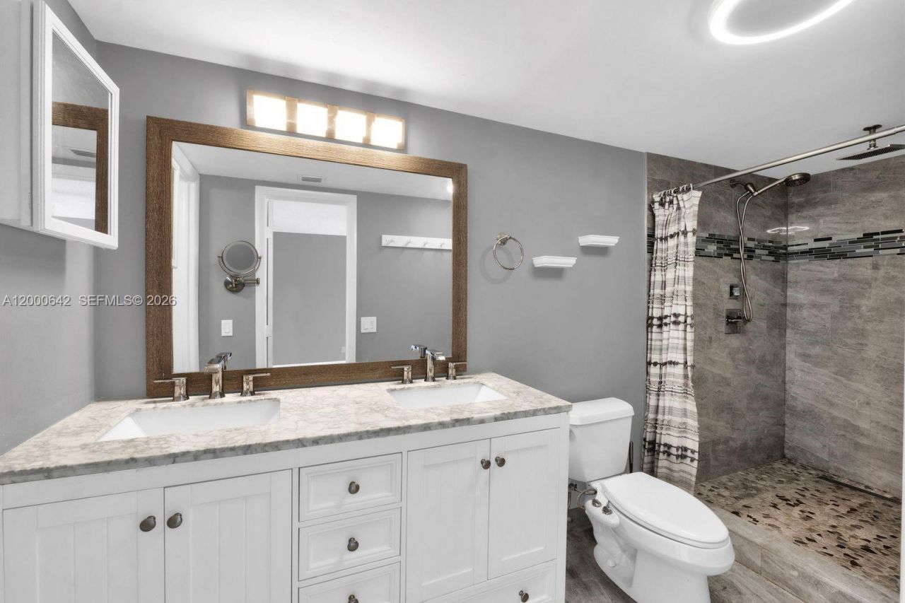 6900 NW 5th St, Unit 201, Plantation, FL 33317 Photo