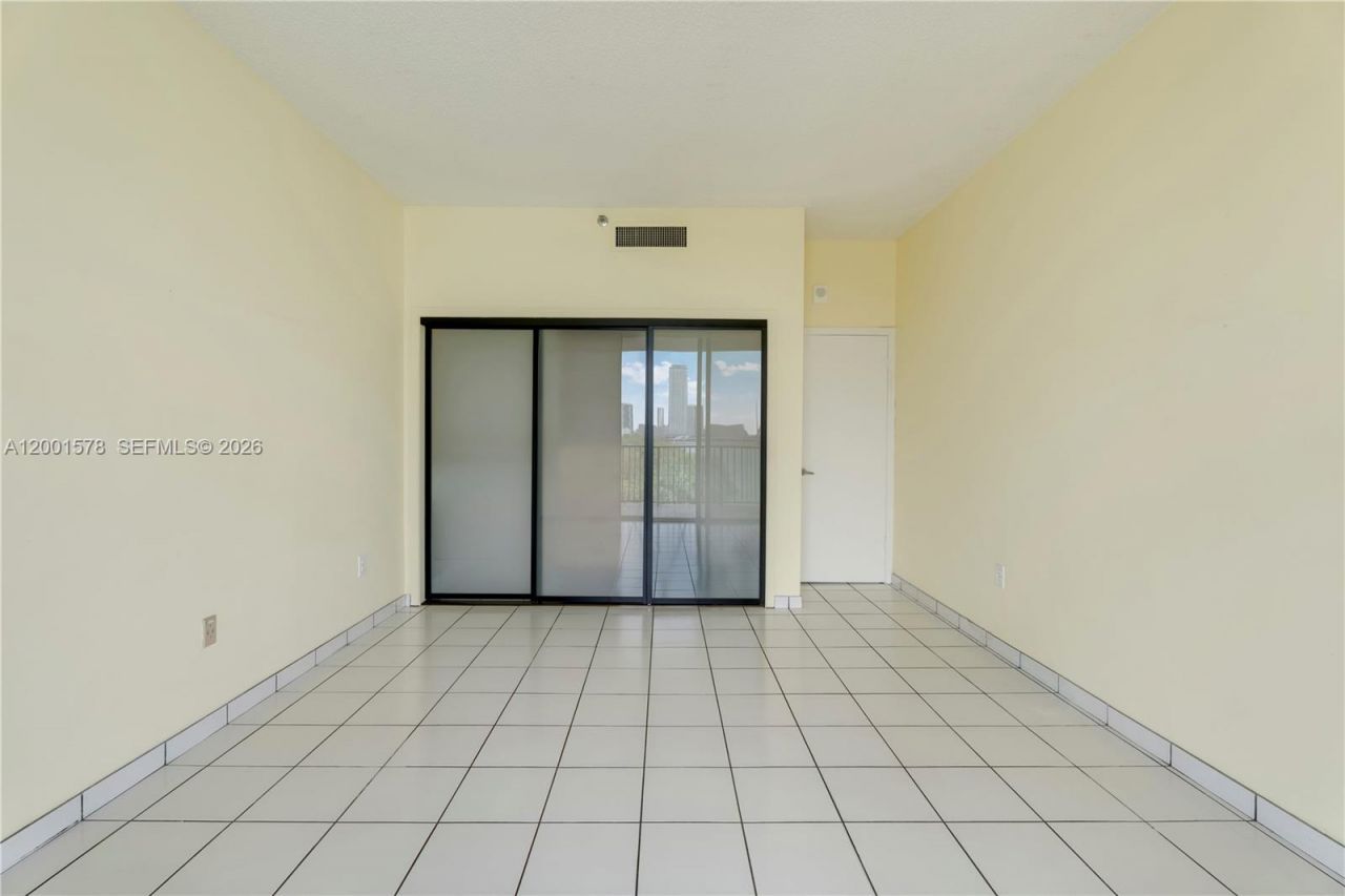 1000 Venetian Way, Unit 408, Miami, FL 33139 Photo