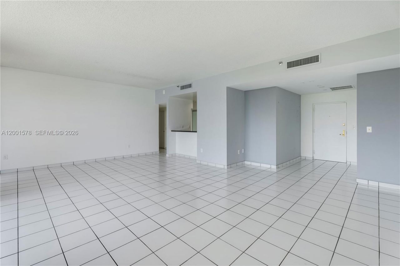 1000 Venetian Way, Unit 408, Miami, FL 33139 Photo
