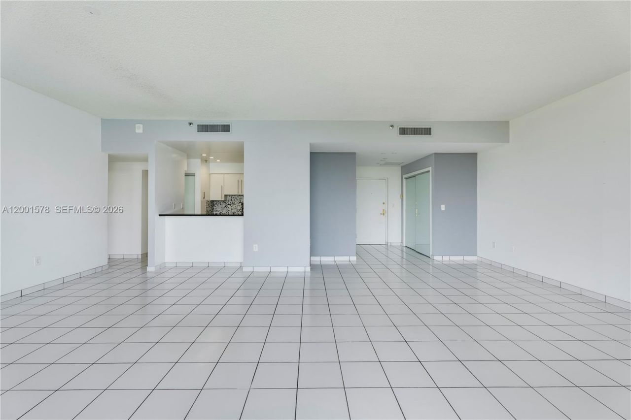 1000 Venetian Way, Unit 408, Miami, FL 33139 Photo