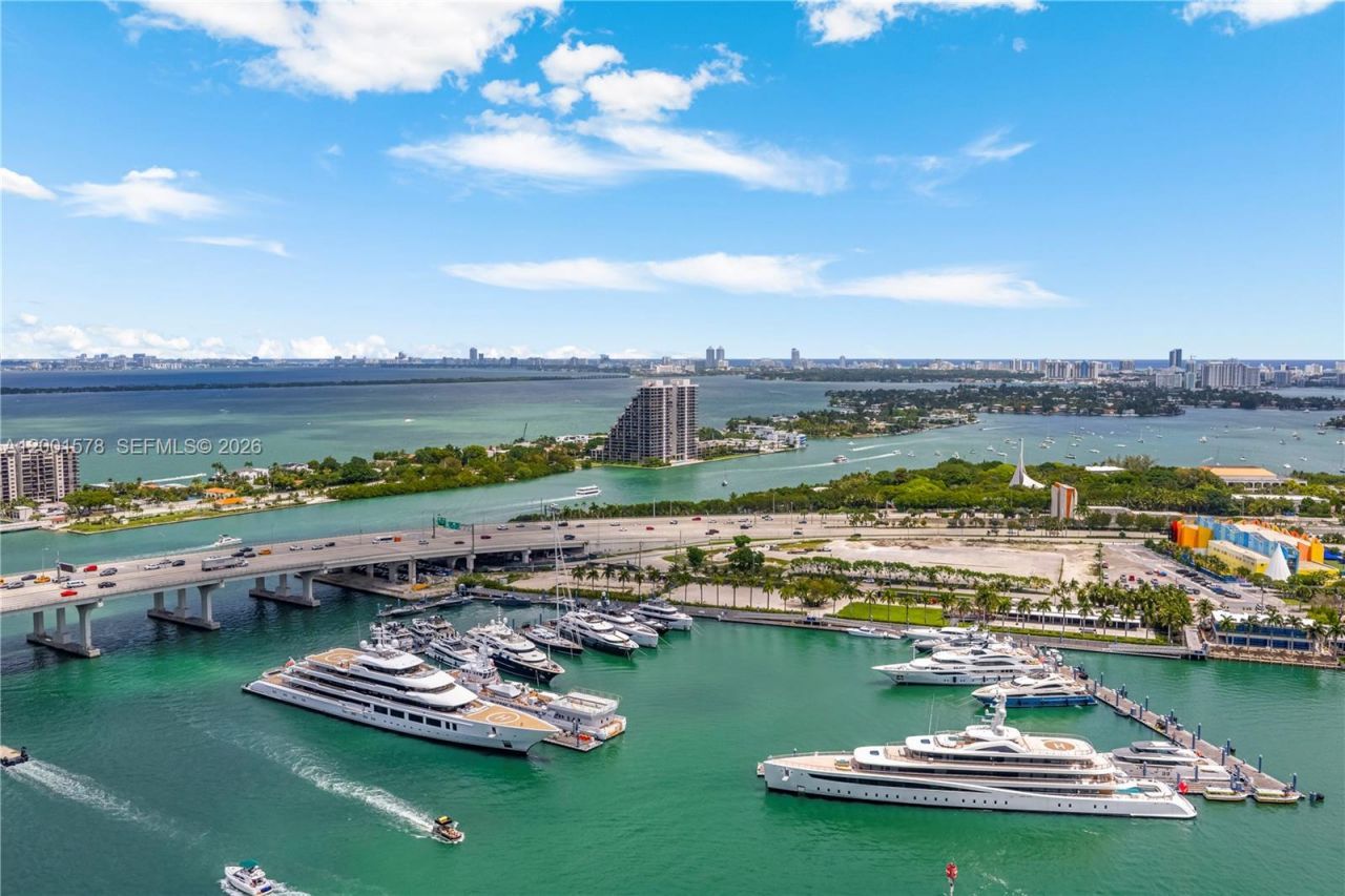 1000 Venetian Way, Unit 408, Miami, FL 33139 Photo