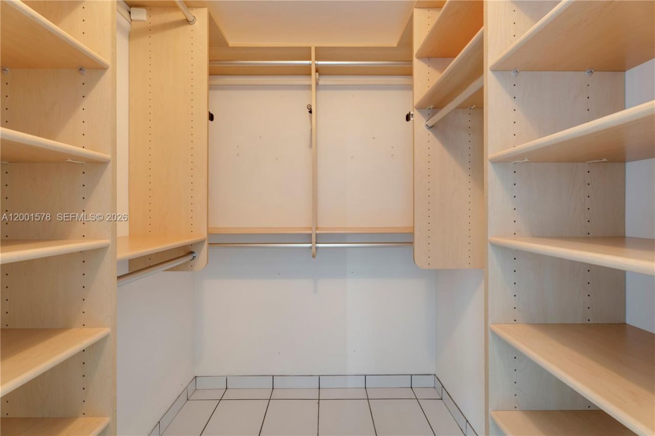 1000 Venetian Way, Unit 408, Miami, FL 33139 Photo