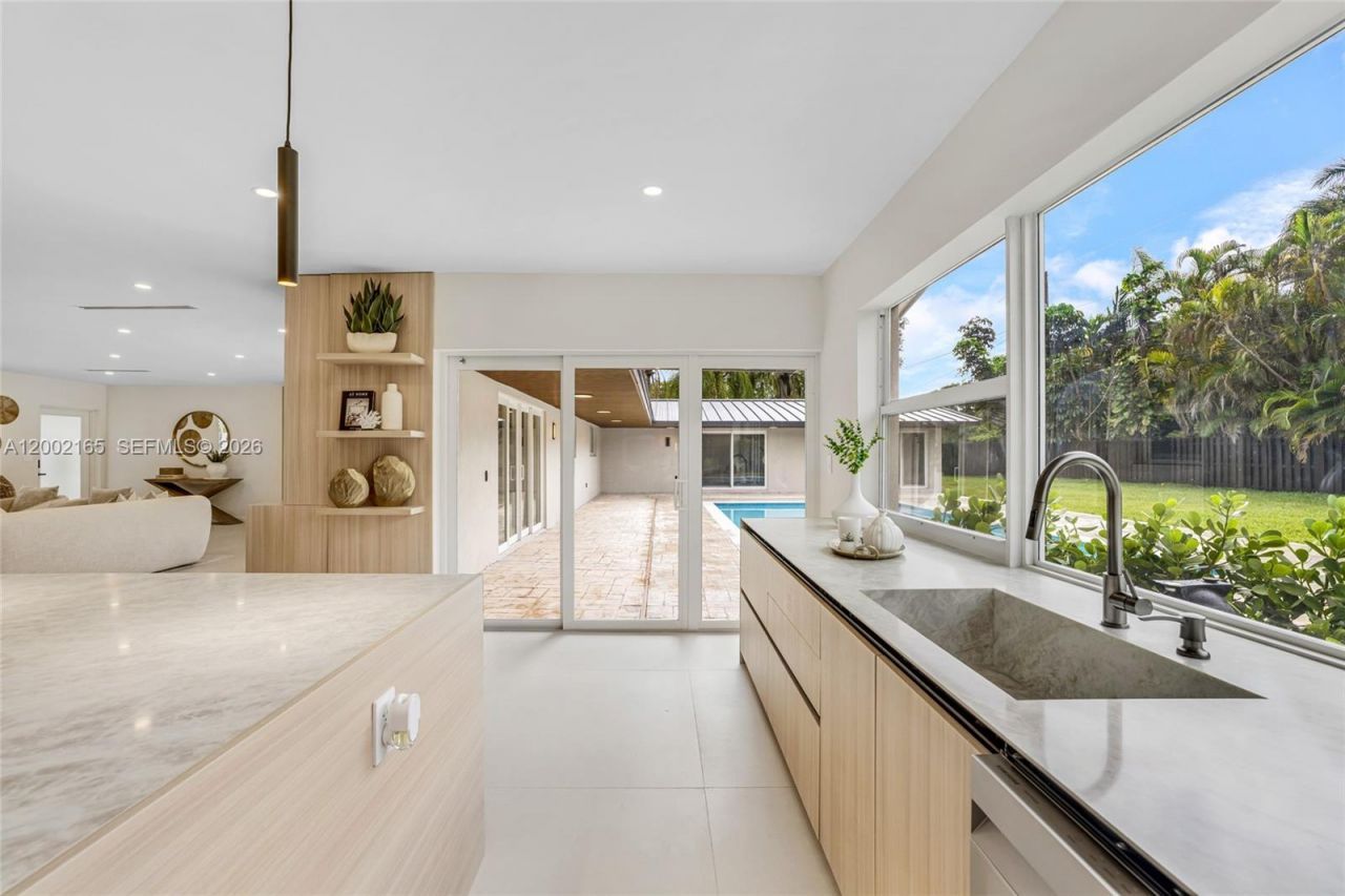 8230 SW 150th Dr, Palmetto Bay, FL 33158 Photo