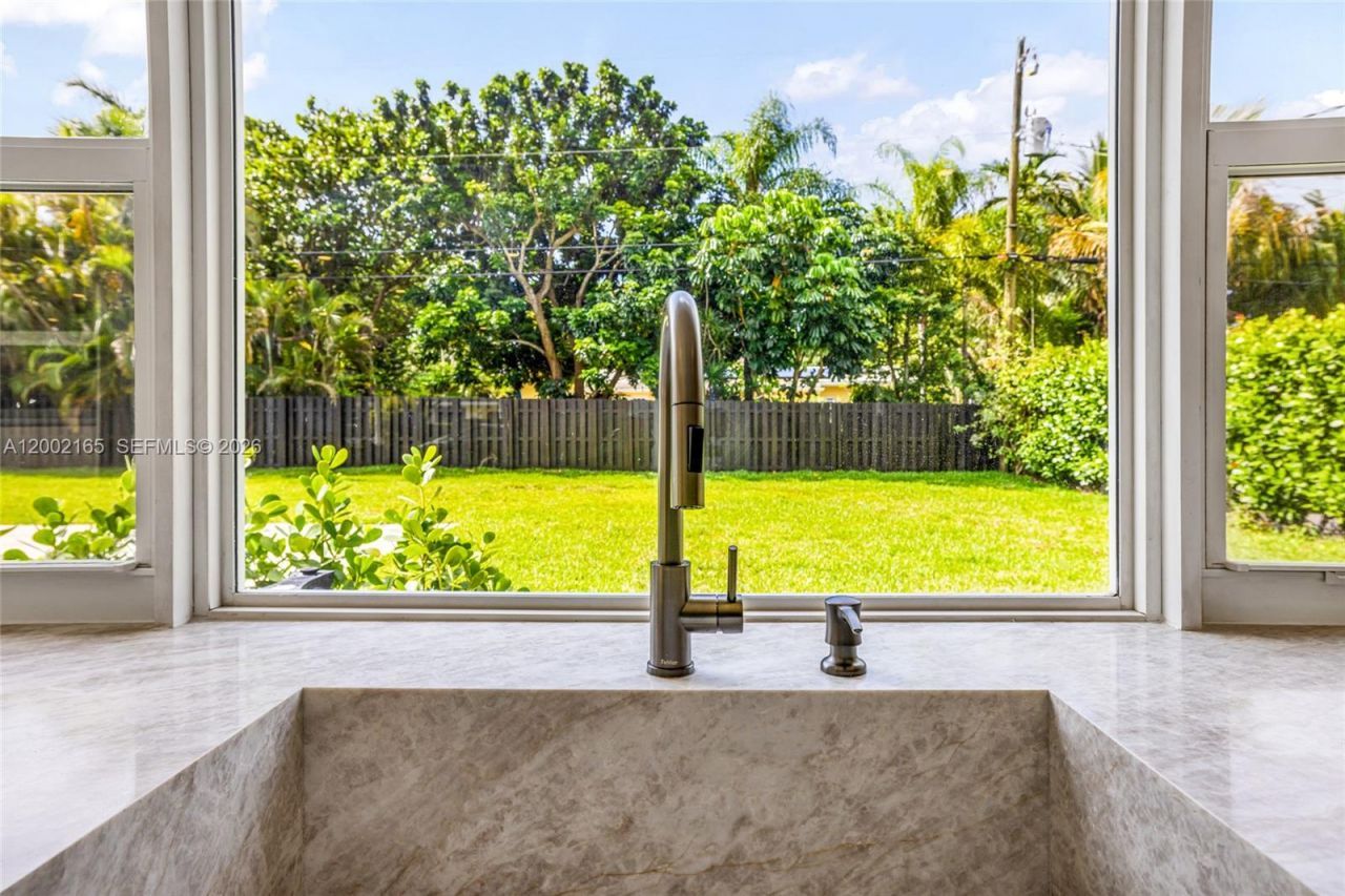 8230 SW 150th Dr, Palmetto Bay, FL 33158 Photo