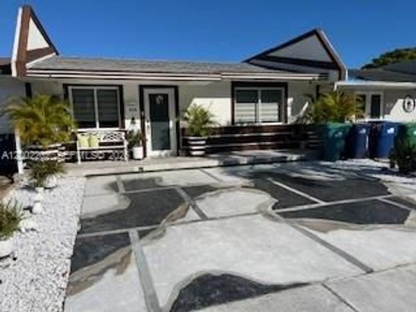 4255 SW 69 Ave , Miami, FL 33155