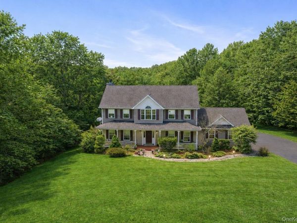 17 Woodridge Drive, Chester, NY 10918