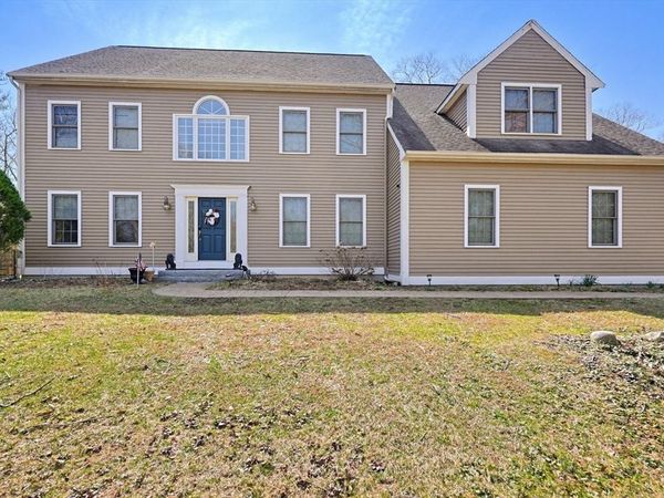 107 Mill St, Franklin, MA 02038