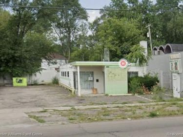 18041 Greenfield Road , Detroit, MI 48235