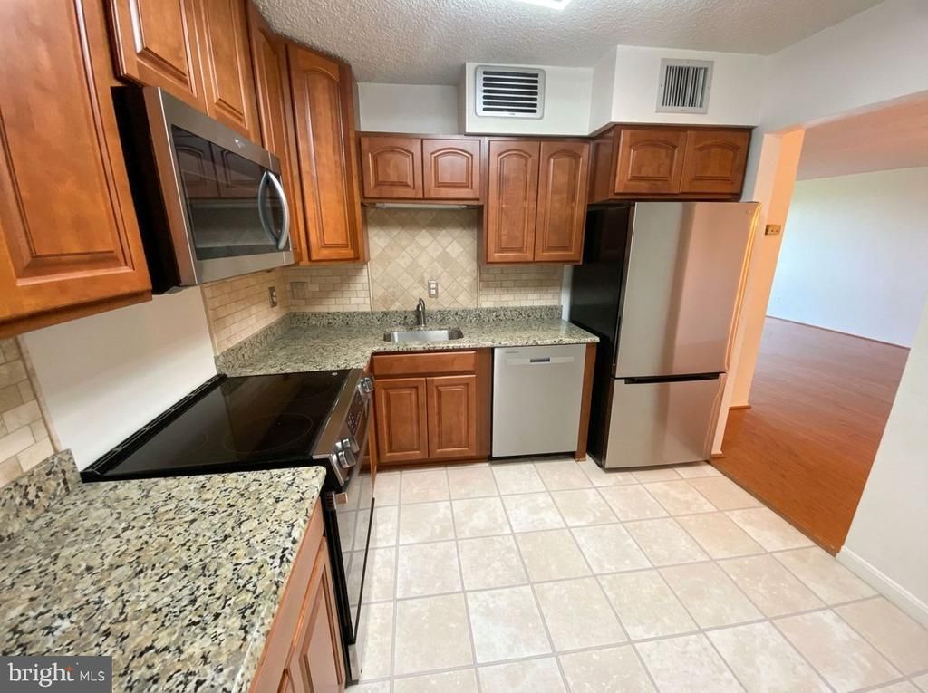 1800 Old Meadow Road , Unit 1412, McLean, VA 22102 Main Photo