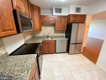 1800 OLD MEADOW ROAD , Unit 1412, MCLEAN, VA 22102