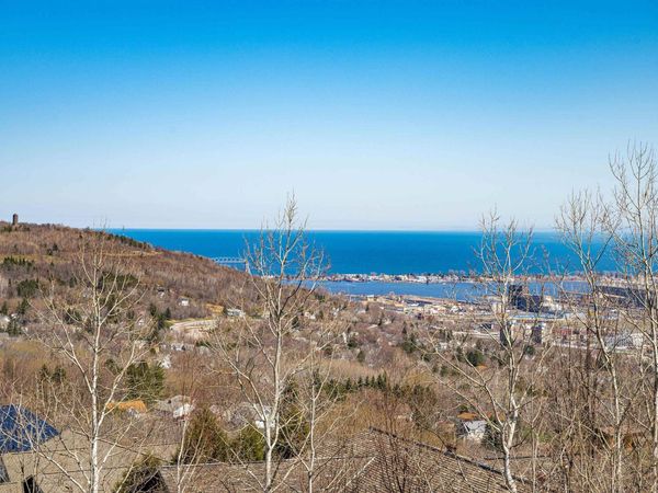 29XX W 15th St, Duluth, MN 55806