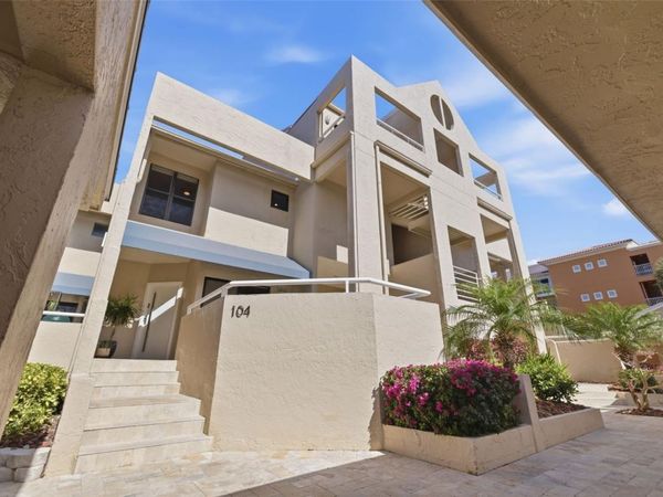 722 PINELLAS BAYWAY S, Unit 104, TIERRA VERDE, FL 33715