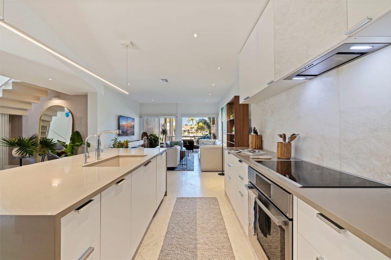 722 Pinellas Bayway S, Unit 104, Tierra Verde, FL 33715 Photo