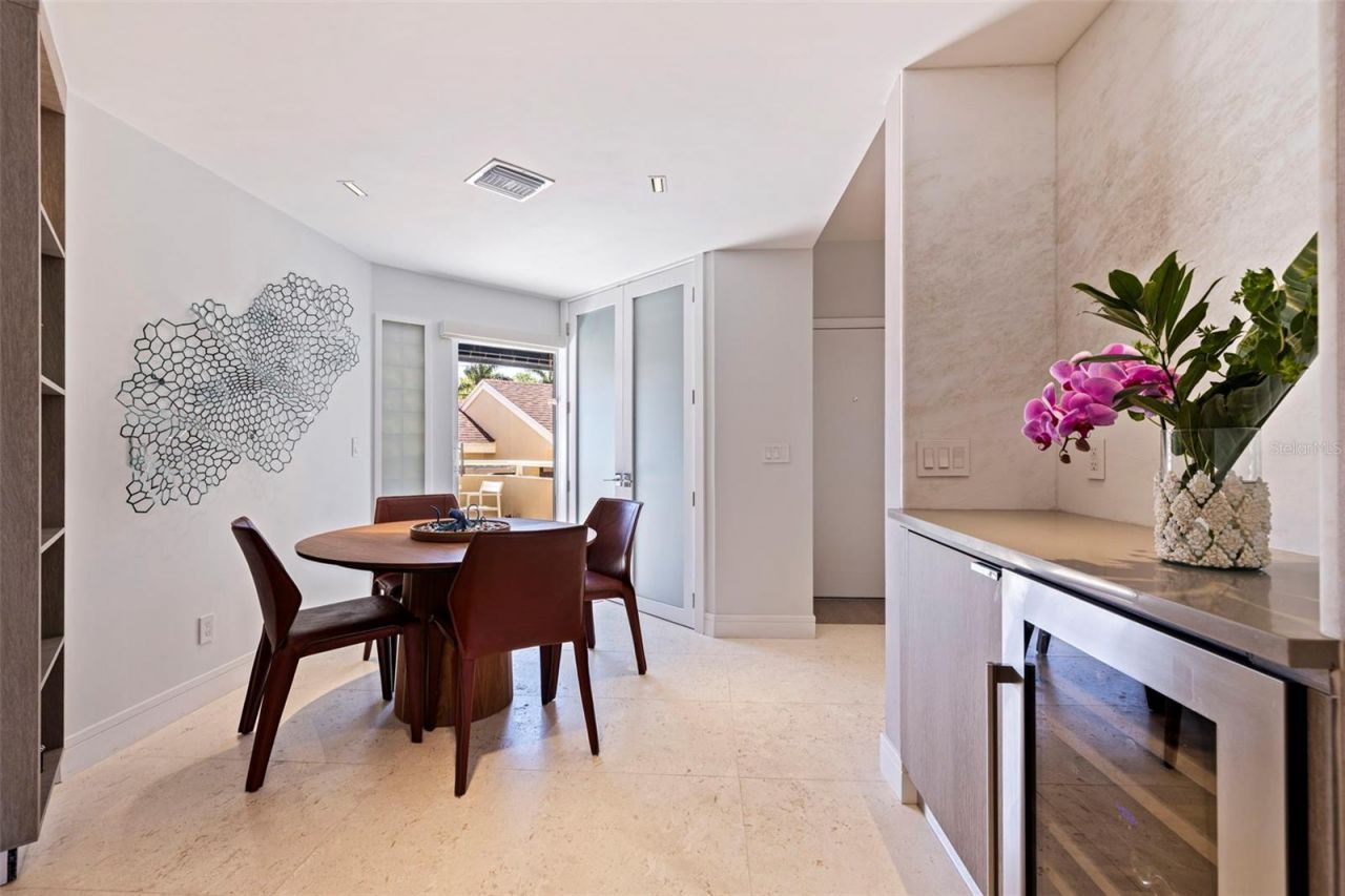 722 Pinellas Bayway S, Unit 104, Tierra Verde, FL 33715 Photo