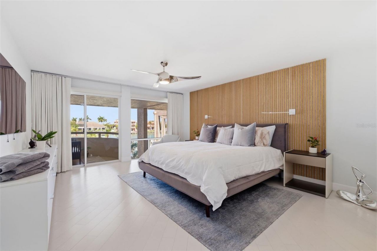 722 Pinellas Bayway S, Unit 104, Tierra Verde, FL 33715 Photo