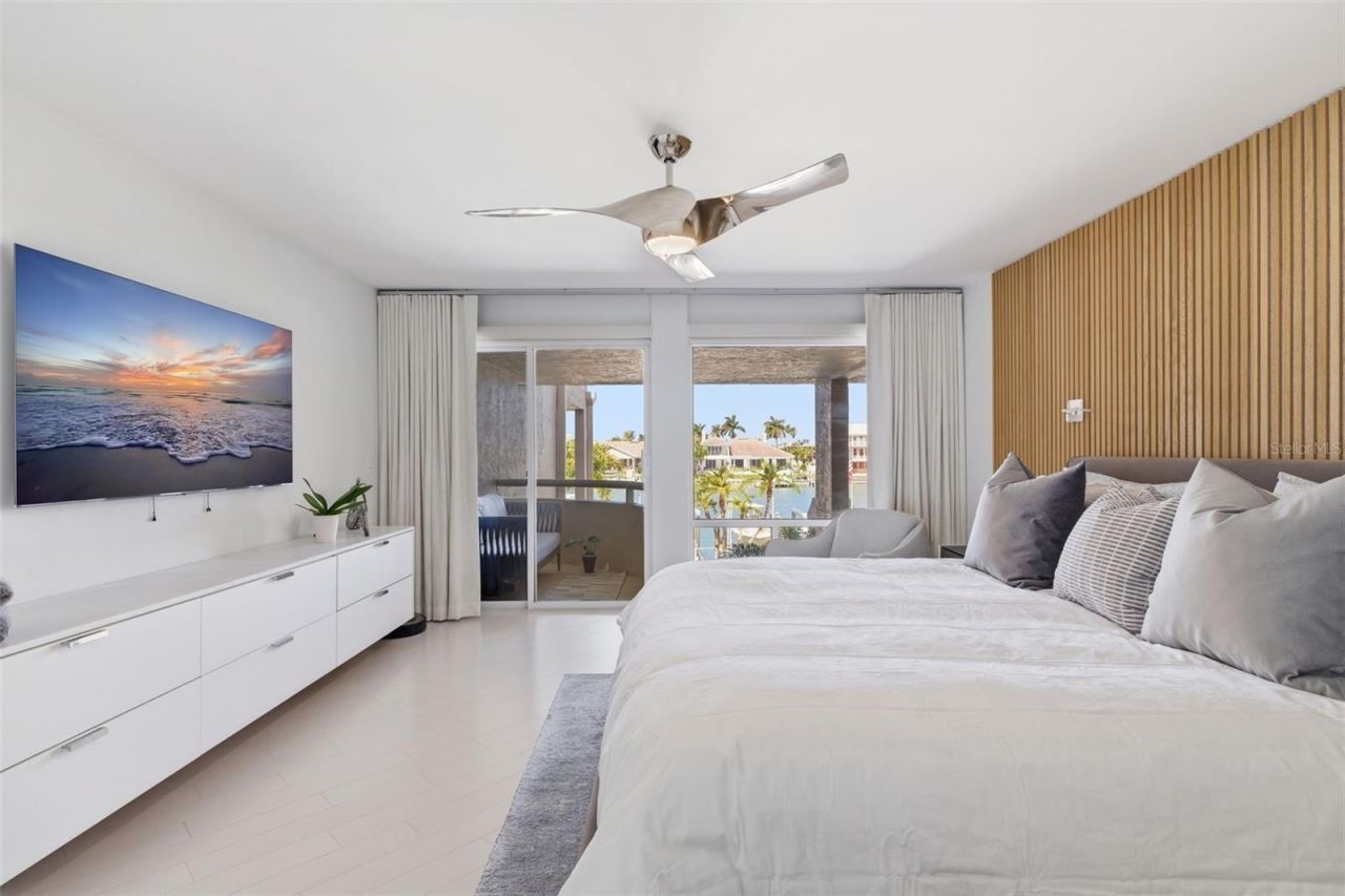 722 Pinellas Bayway S, Unit 104, Tierra Verde, FL 33715 Photo