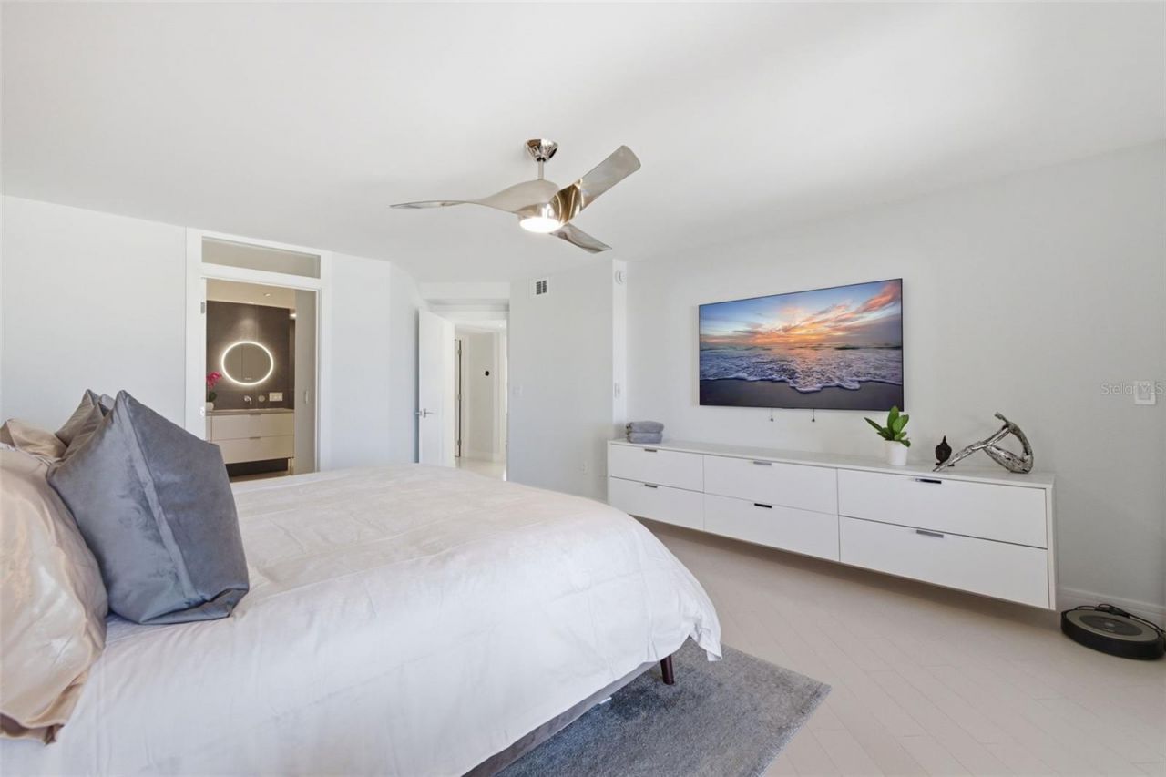 722 Pinellas Bayway S, Unit 104, Tierra Verde, FL 33715 Photo