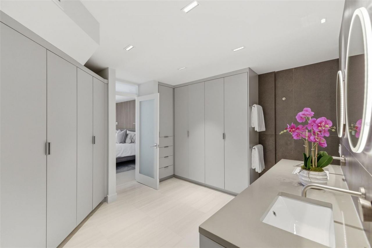 722 Pinellas Bayway S, Unit 104, Tierra Verde, FL 33715 Photo