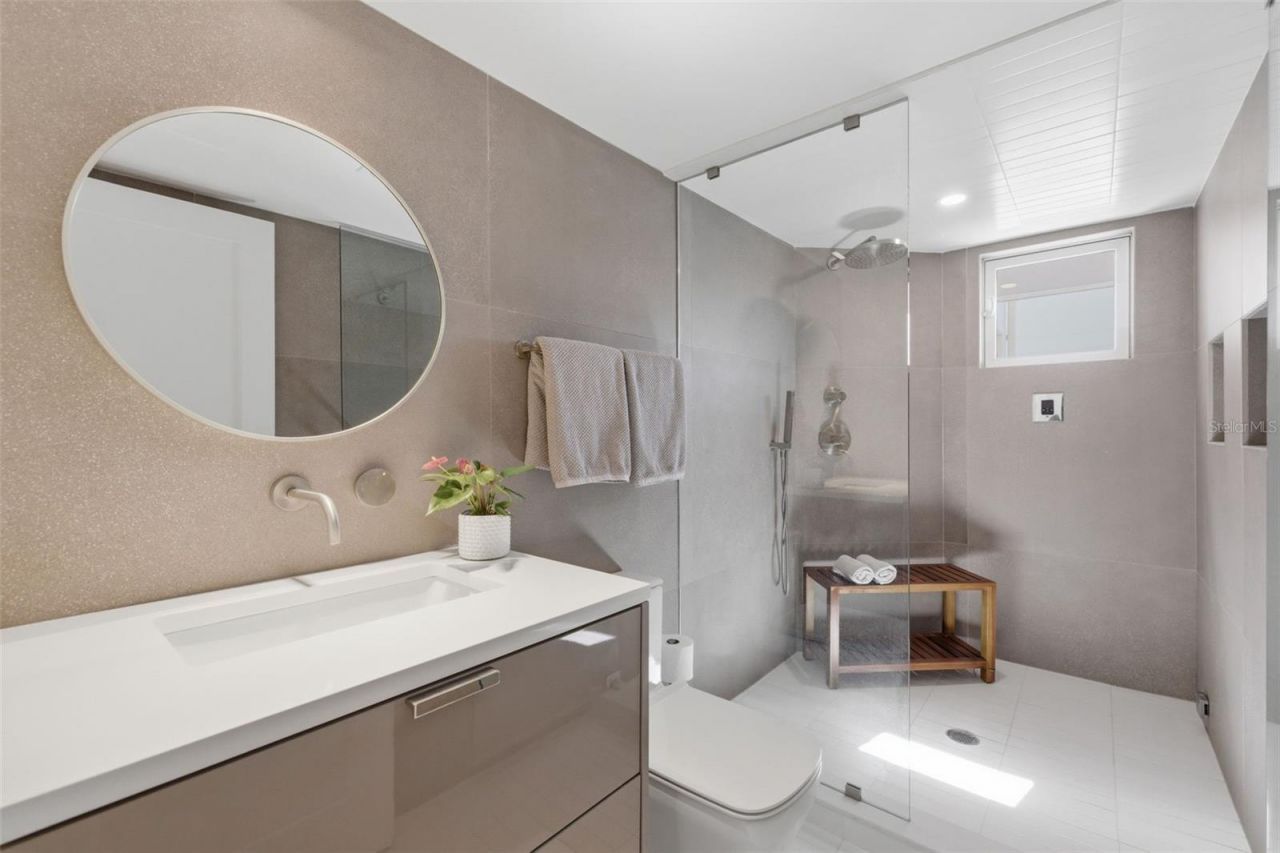 722 Pinellas Bayway S, Unit 104, Tierra Verde, FL 33715 Photo