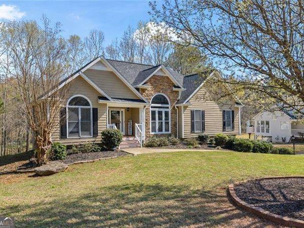 840 Whitby Drive, Douglasville, GA 30134