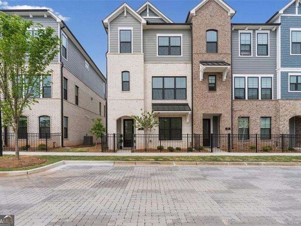 285 Walker Avenue, Roswell, GA 30076