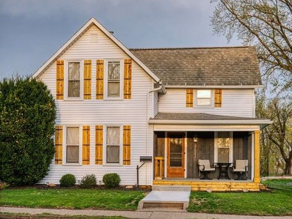 2621 N 3rd Street , Clinton, IA 52732