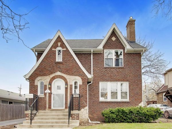 403 S Wille Street , Mount Prospect, IL 60056