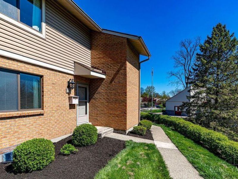 11 Arbor Court, Springdale, OH 45246 Photo 1