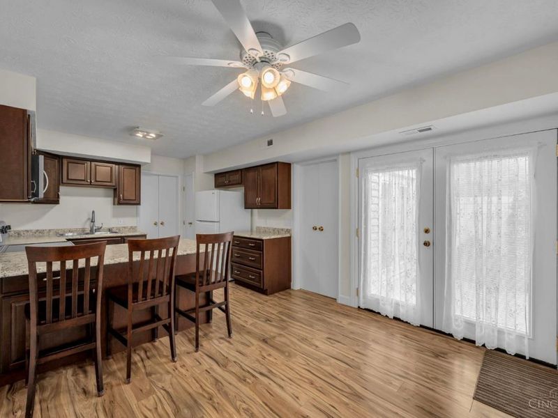 11 Arbor Court, Springdale, OH 45246 Photo 10