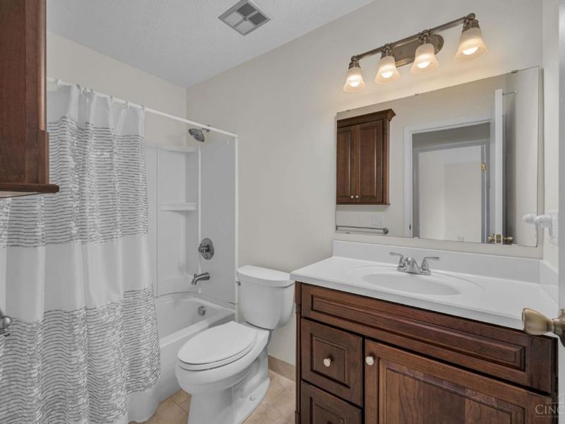 11 Arbor Court, Springdale, OH 45246 Photo 19