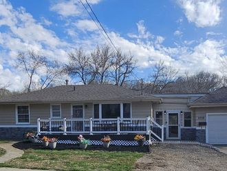 2712 10TH ST Sioux City, IA 51105