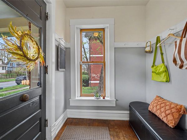 905 18th Street , Des Moines, IA 50314