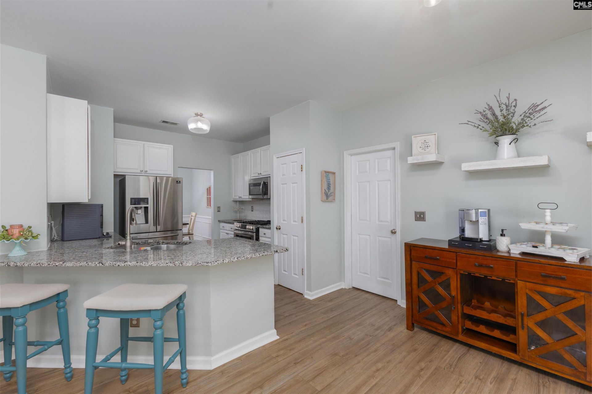 400 Buckthorne Drive  Photo 10