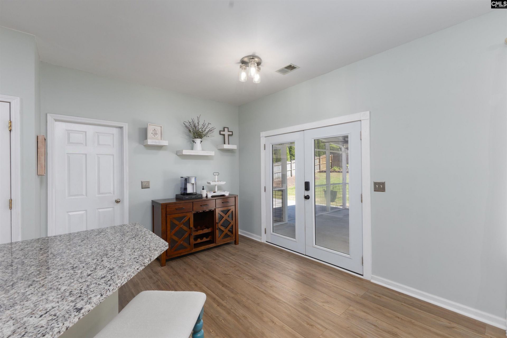 400 Buckthorne Drive  Photo 11