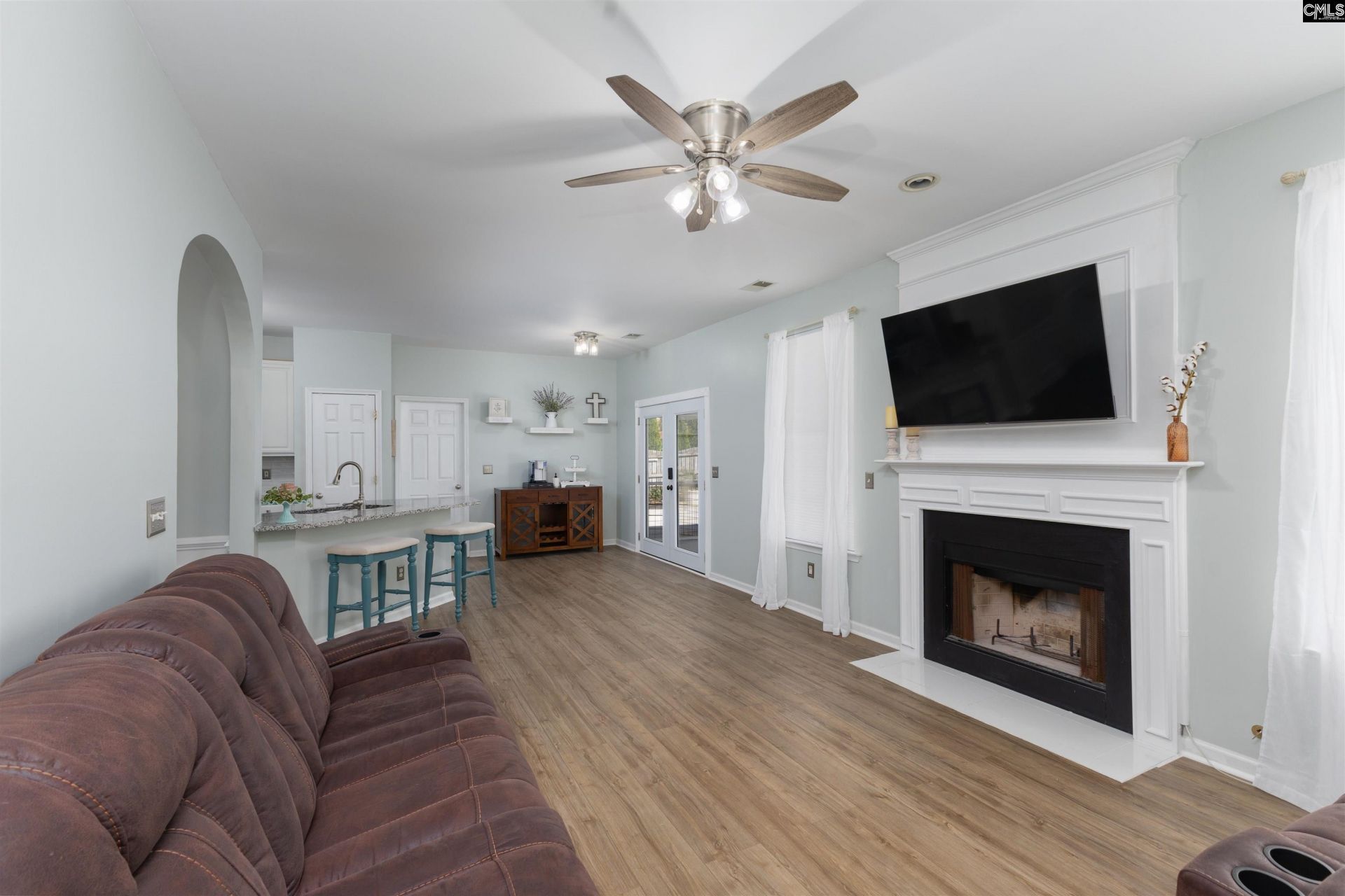 400 Buckthorne Drive  Photo 14