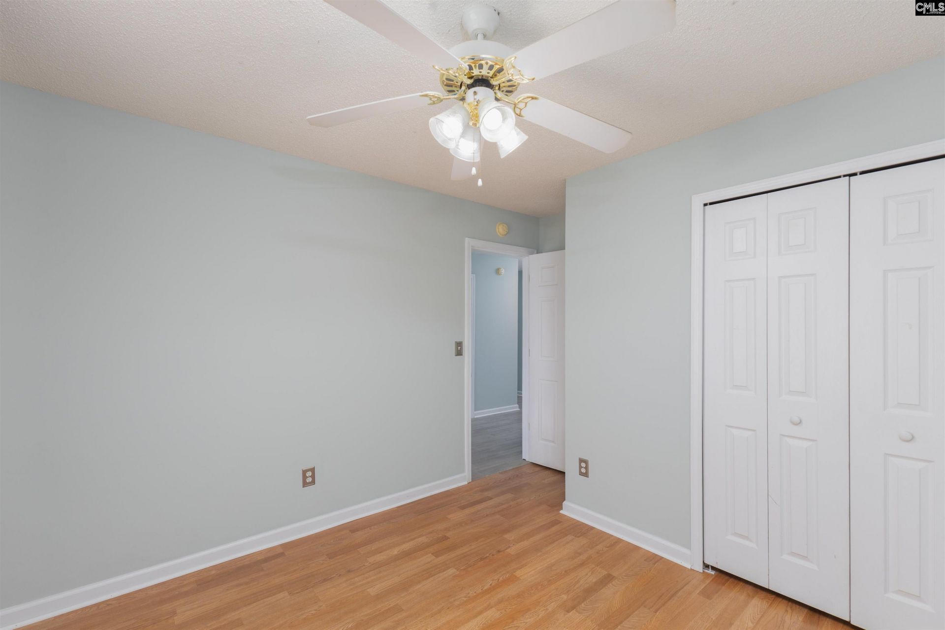 400 Buckthorne Drive Photo 24