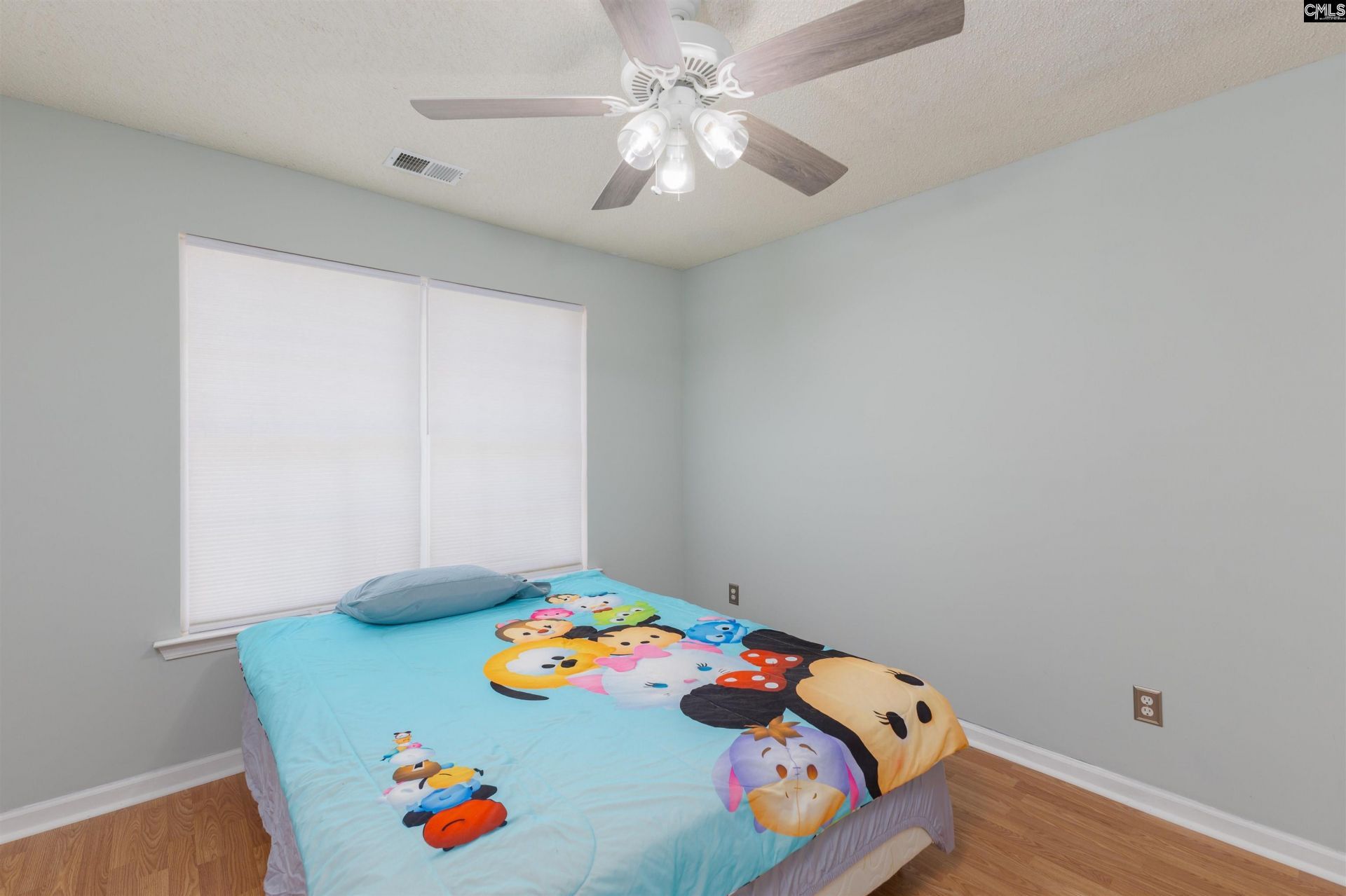 400 Buckthorne Drive  Photo 26