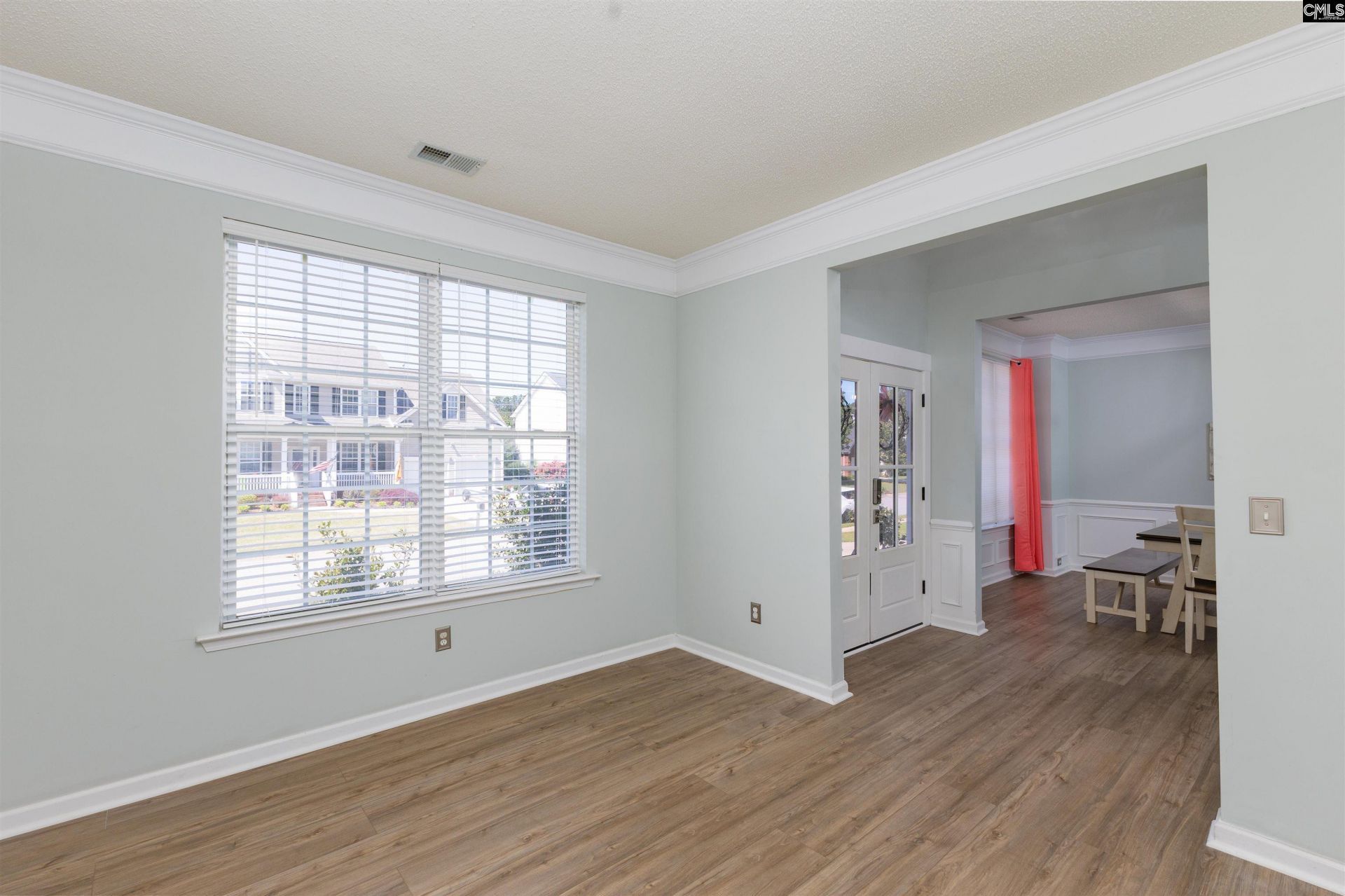 400 Buckthorne Drive Photo 5