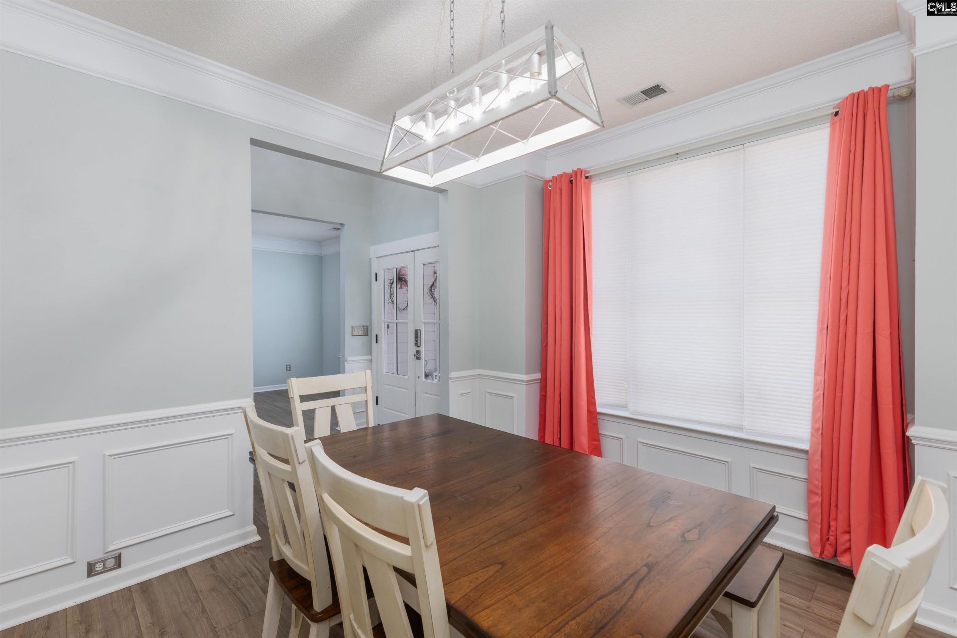 400 Buckthorne Drive  Photo 6