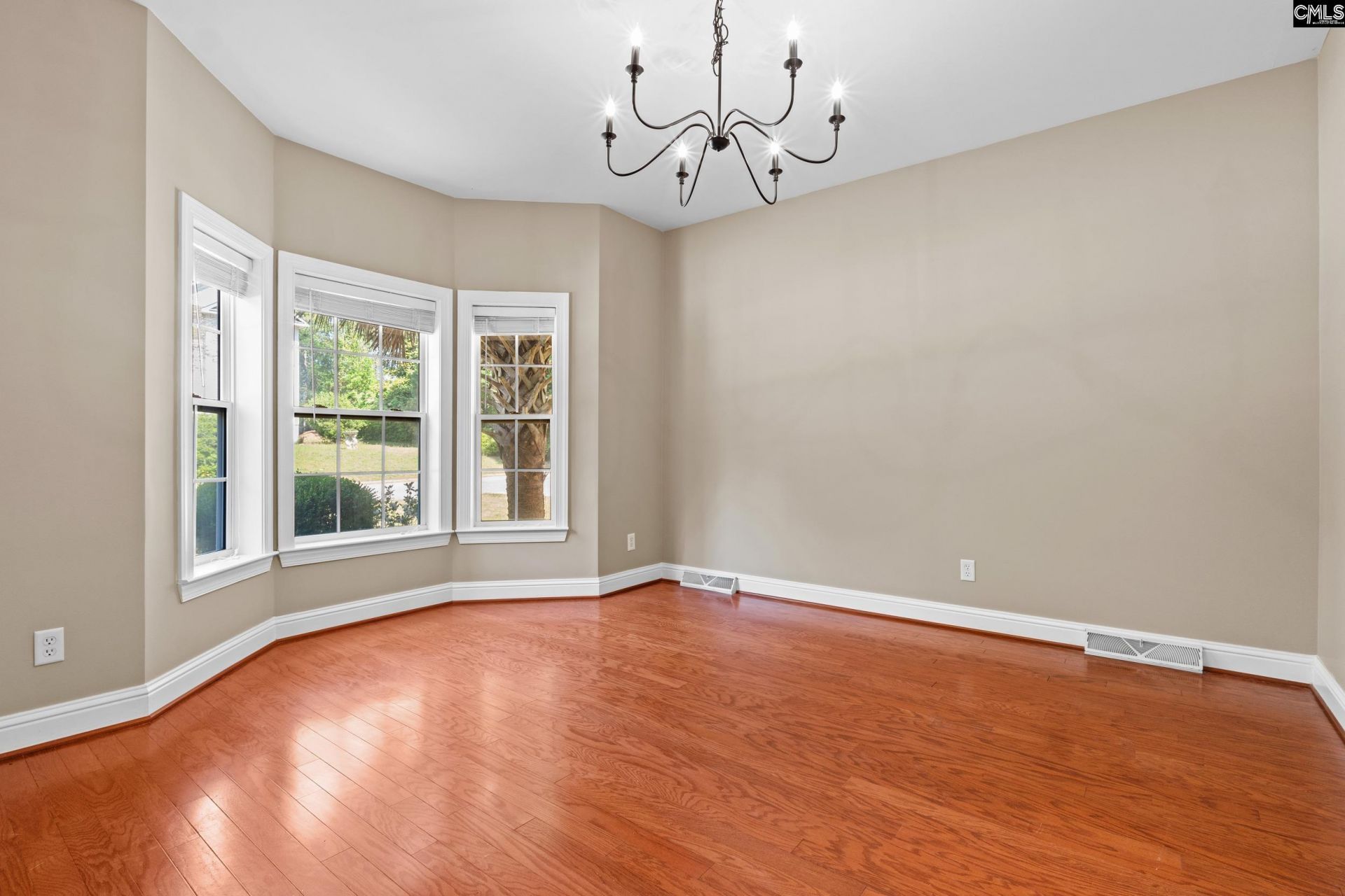 1044 Coatesdale Road  Photo 6