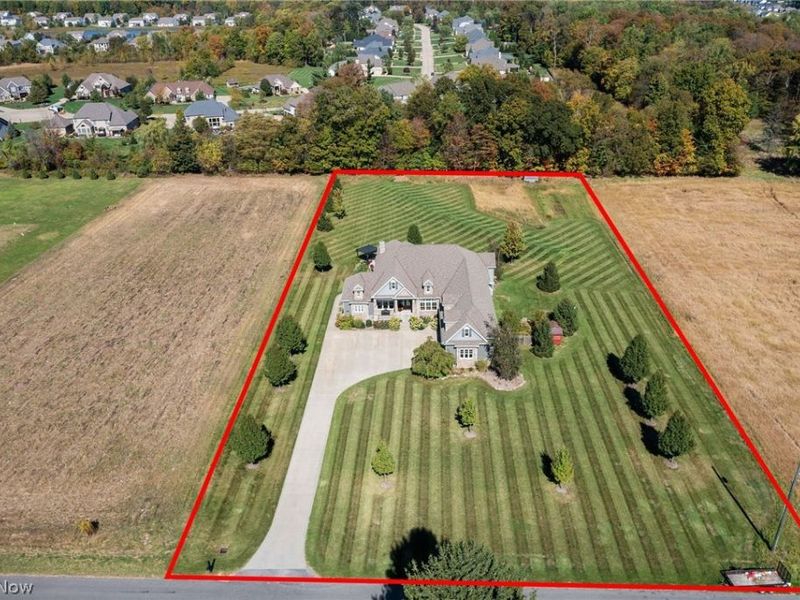 577 Lyonswood Drive, Hinckley, OH 44233 Photo 2